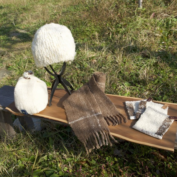 あったかウール小物「ひつじと暮らす」